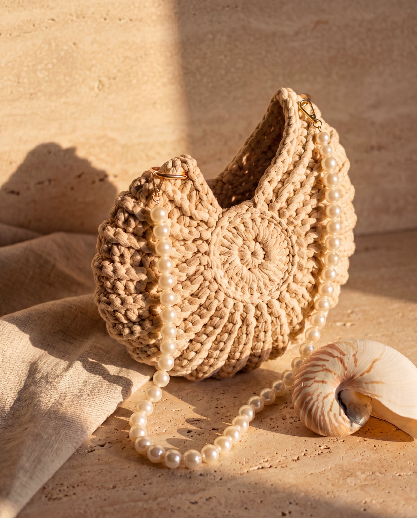 Vanoir Shell Bag in Sand