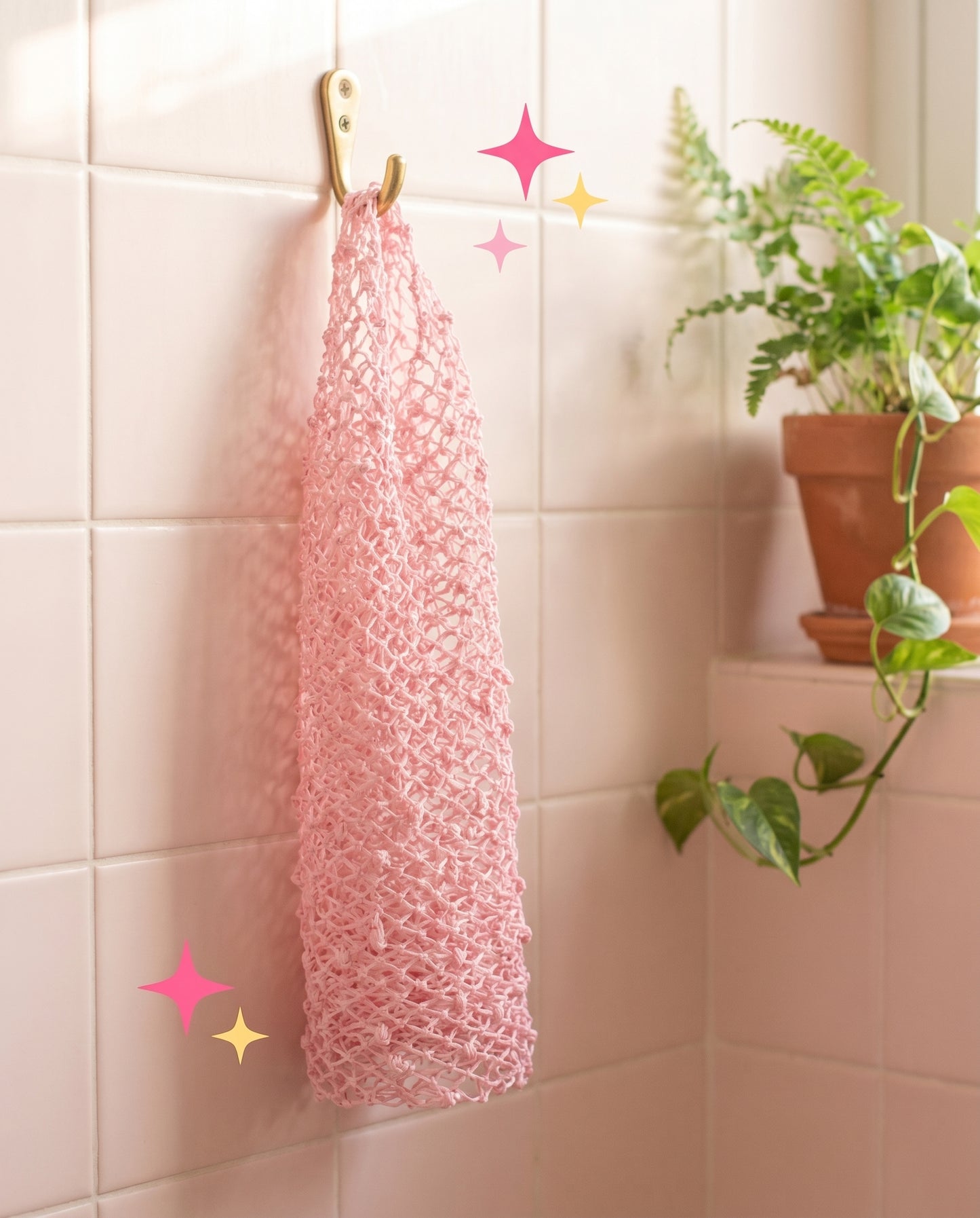 Net hanging on shower hook